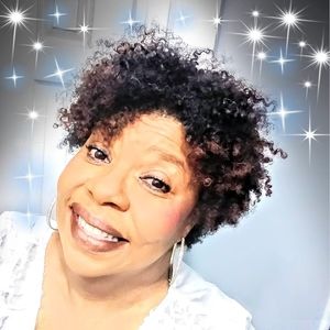 Meet your Posher, Shirley